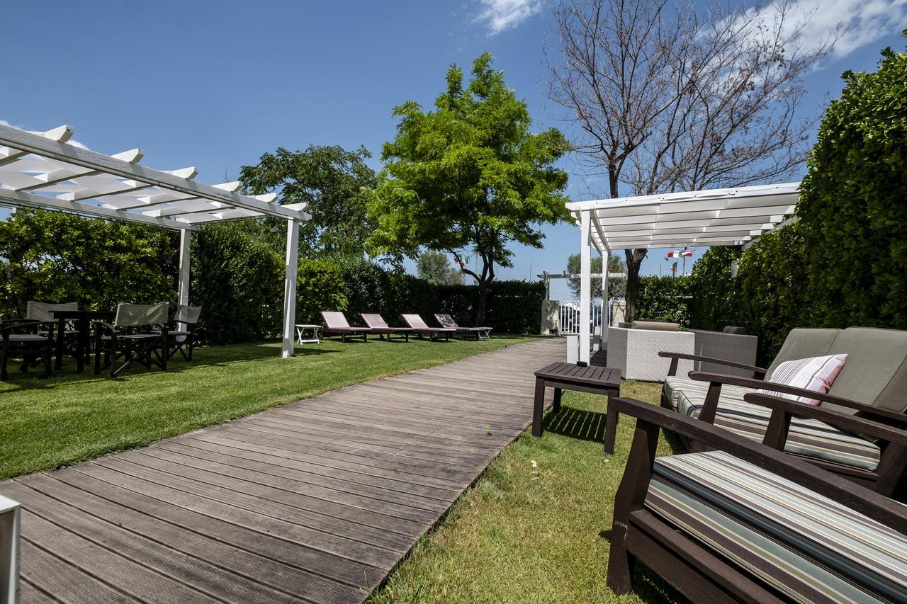 Le Rose Suite Hotel Ρίμινι Εξωτερικό φωτογραφία